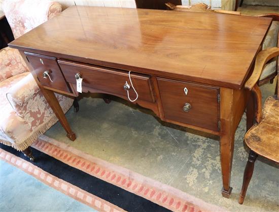 An early 20th century mahogany dressing table, Width 122cm
